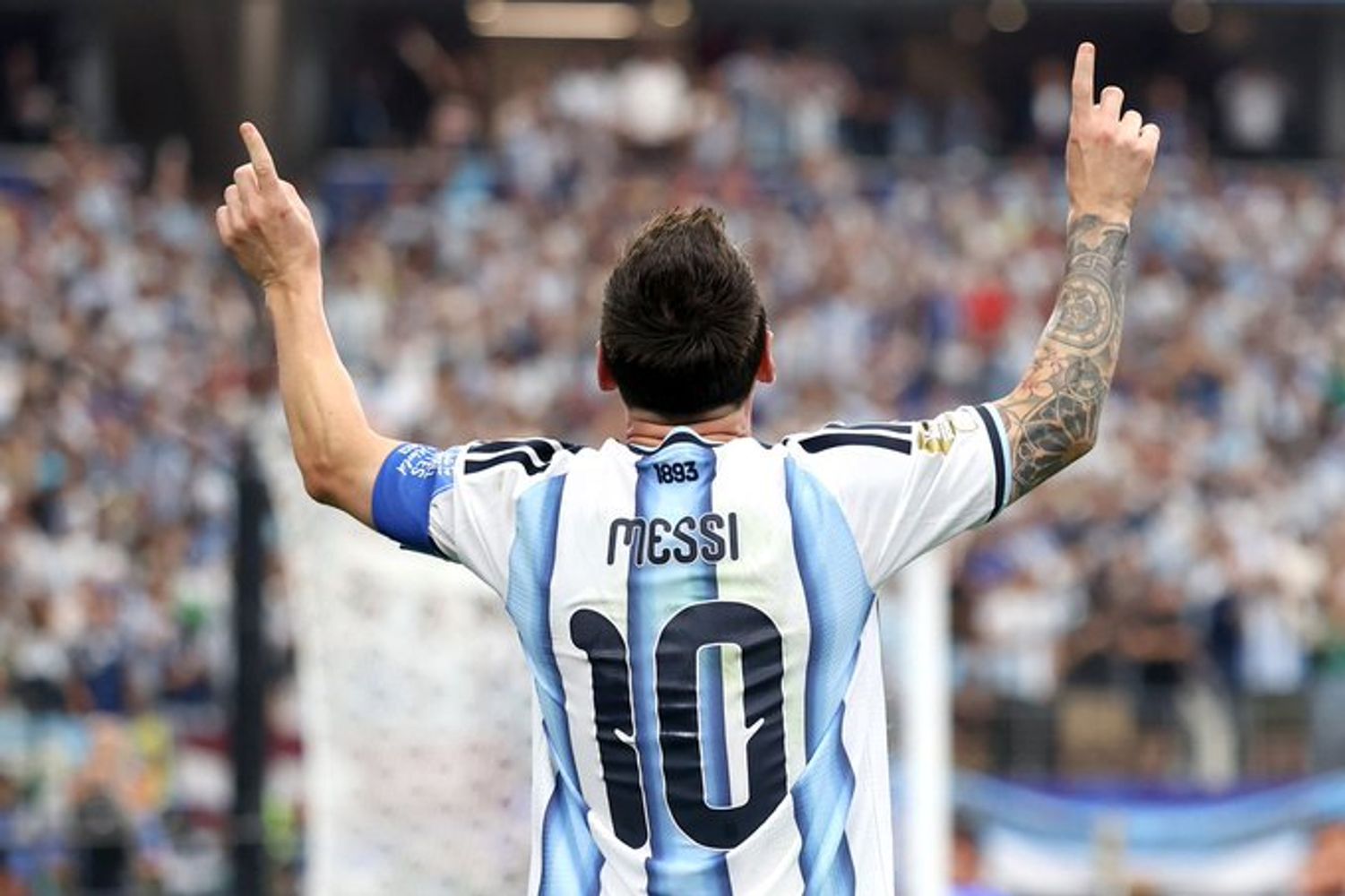 Lionel Messi, cargado de gloria. Quién podrá superarlo, o al menos igualarlo...