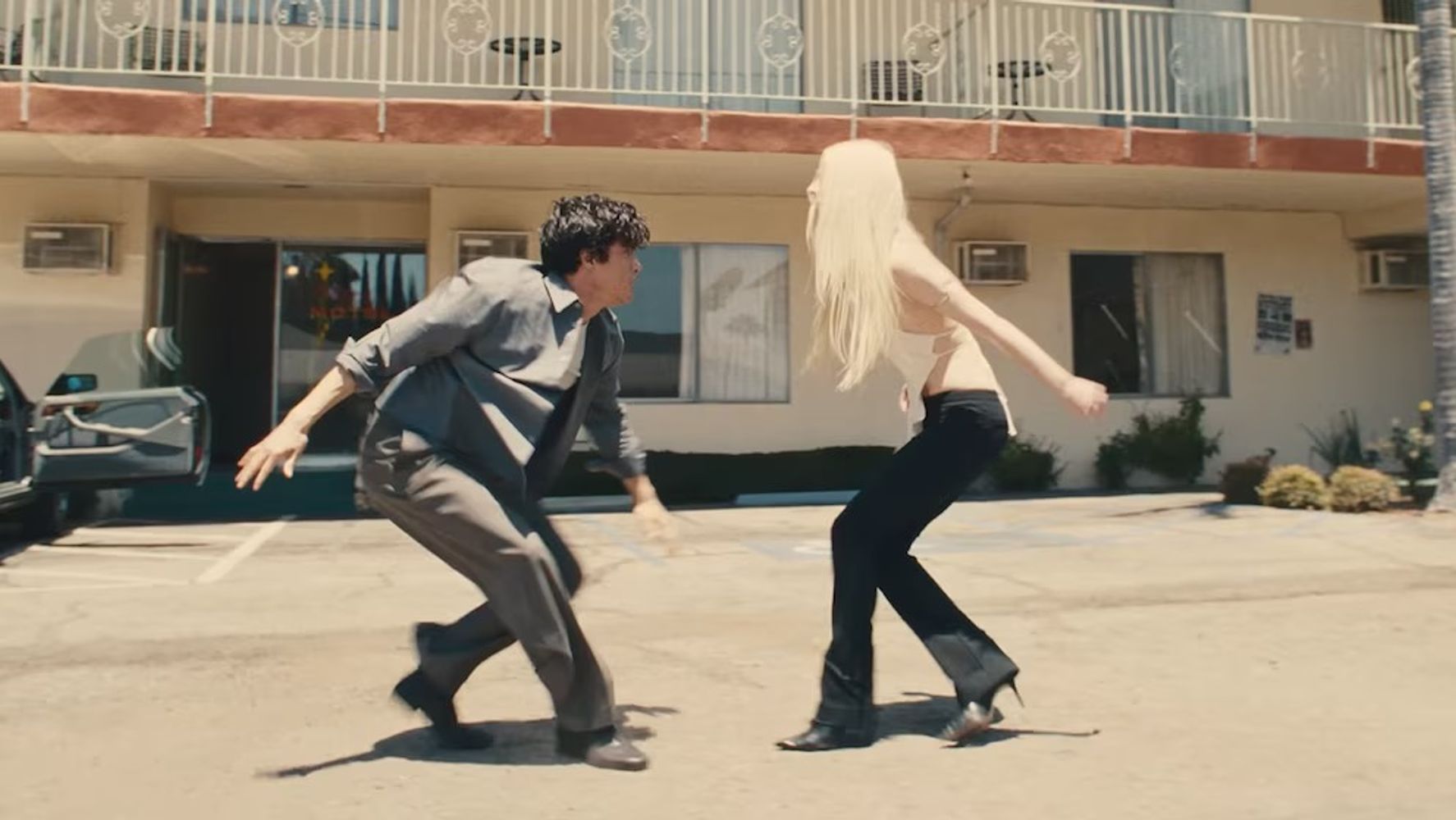 El video de “Jealous Lover” fue dirigido por Chris Barrett y Luke Taylor.