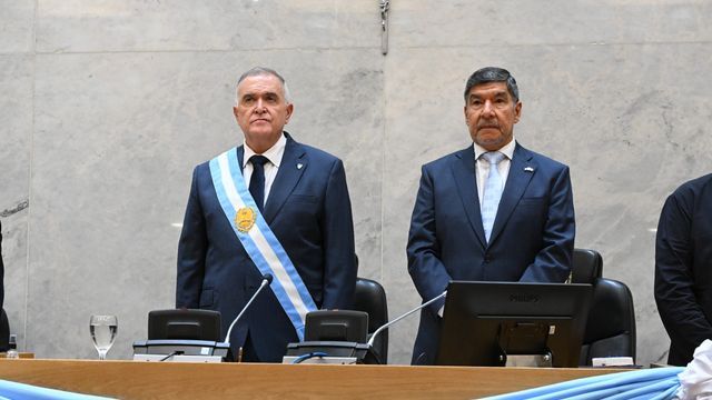 El gobernador respondió a los cuestionamientos a su gestión y ratificó su intención de competir por otro mandato.