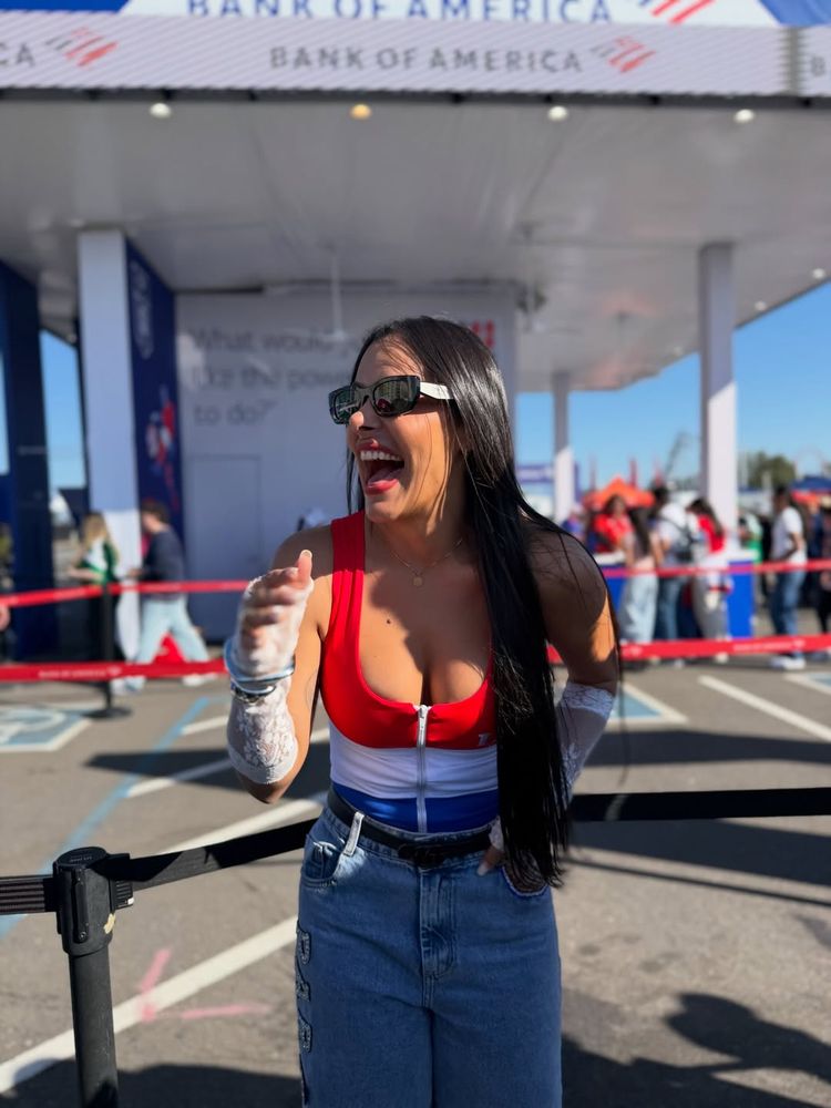 Larissa Riquelme dio cátedra de estilo con el accesorio de encaje tendencia del Mundial 2026