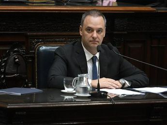 "Me han tratado de delincuente y corrupto sin un solo hecho de...": lo que dice la carta de Adorni