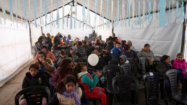 Tras su paso por Colombres, el convoy avanza hacia Estación Aráoz.