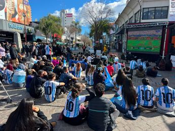 Carlos Paz vuelve a latir con Argentina en una nueva noche de Fan Fest