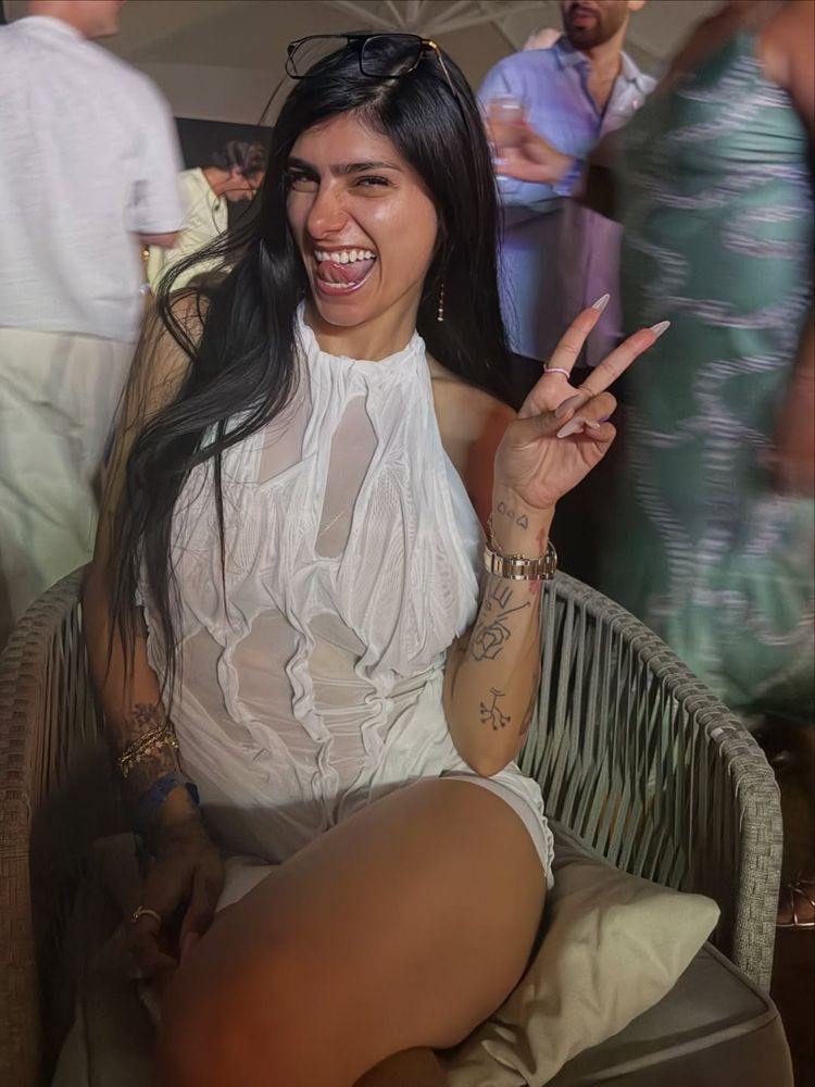 Desde St Tropez, Mia Khalifa modeló con los mejores looks de verano y arrasó en Instagram