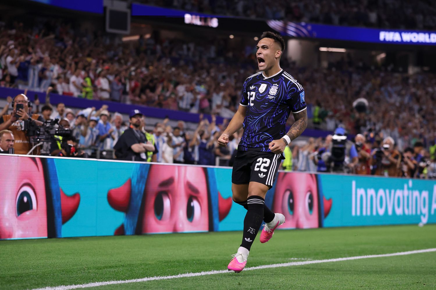 Lautaro Martínez grita su primer gol en los Mundiales ante Jordania