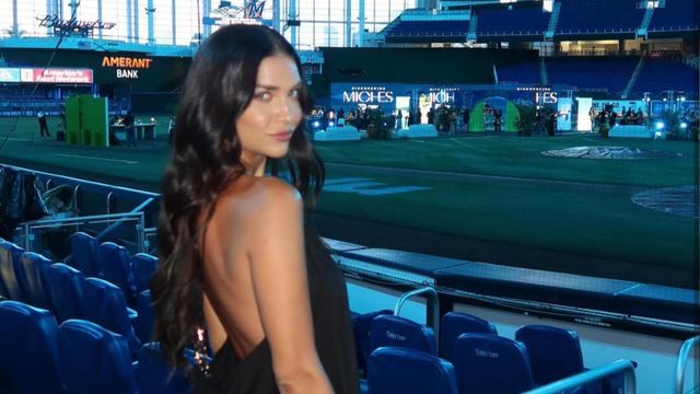 Desde Texas, Zaira Nara dio cátedra de estilo con un look total black y las sandalias protagonistas del momento