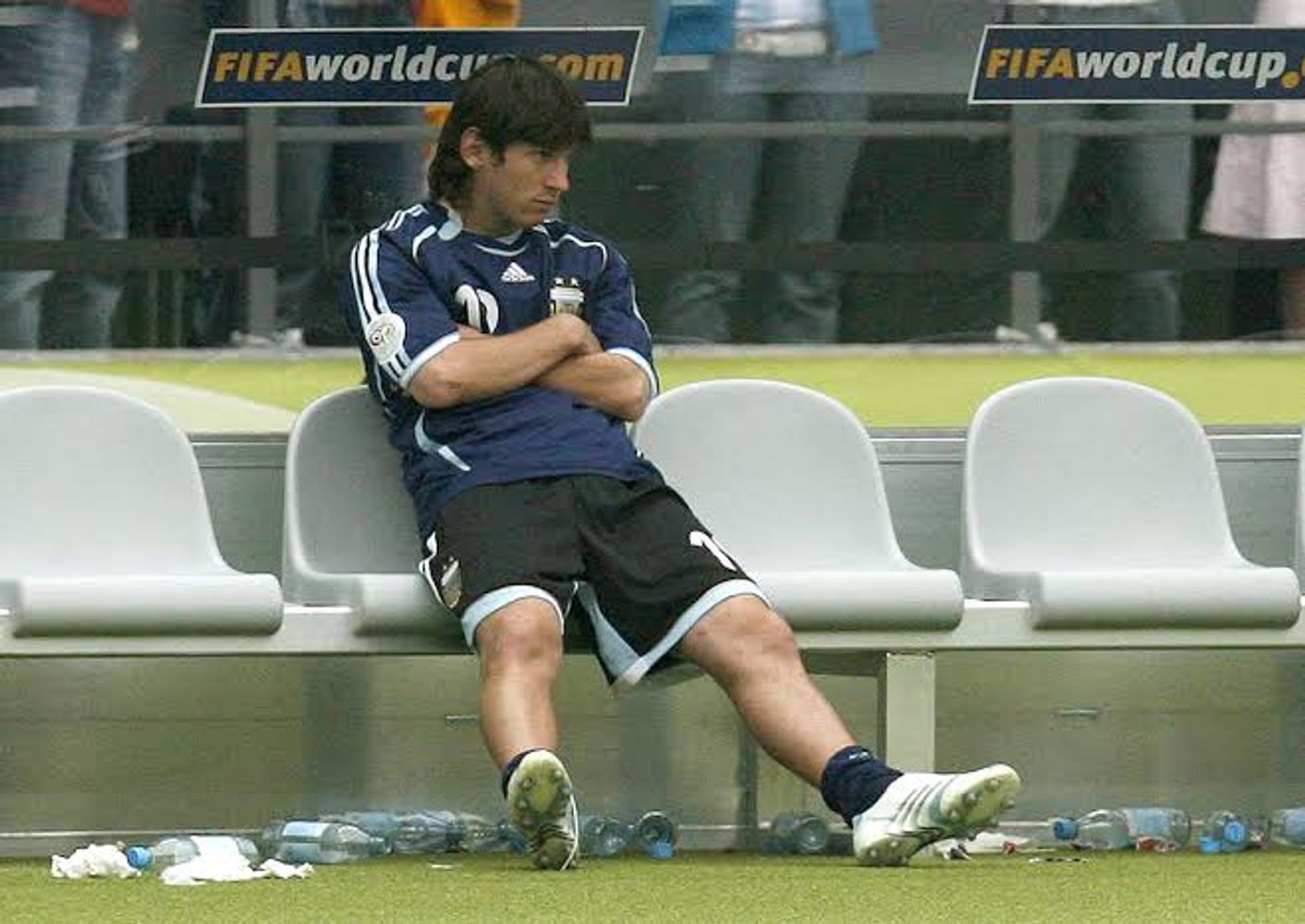 Lionel Messi en el banco en el partido ante Alemania en el Mundial 2026