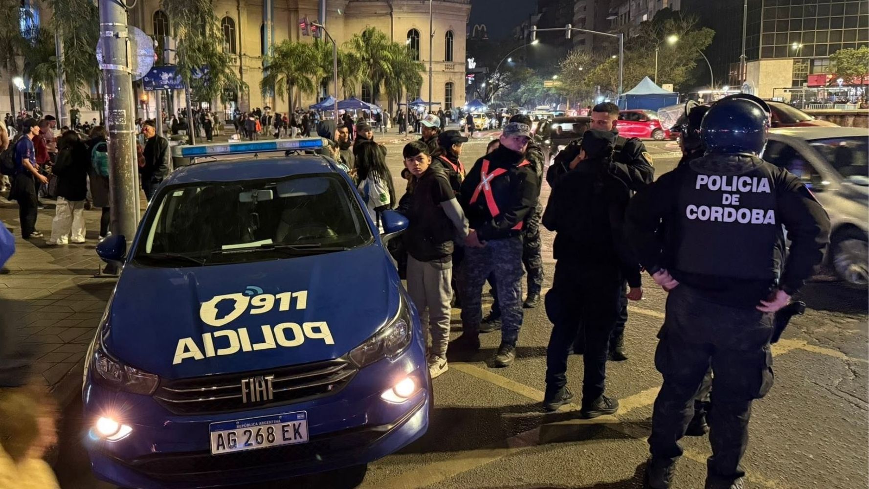 Disturbios en Patio Olmos tras el triunfo de Argentina.