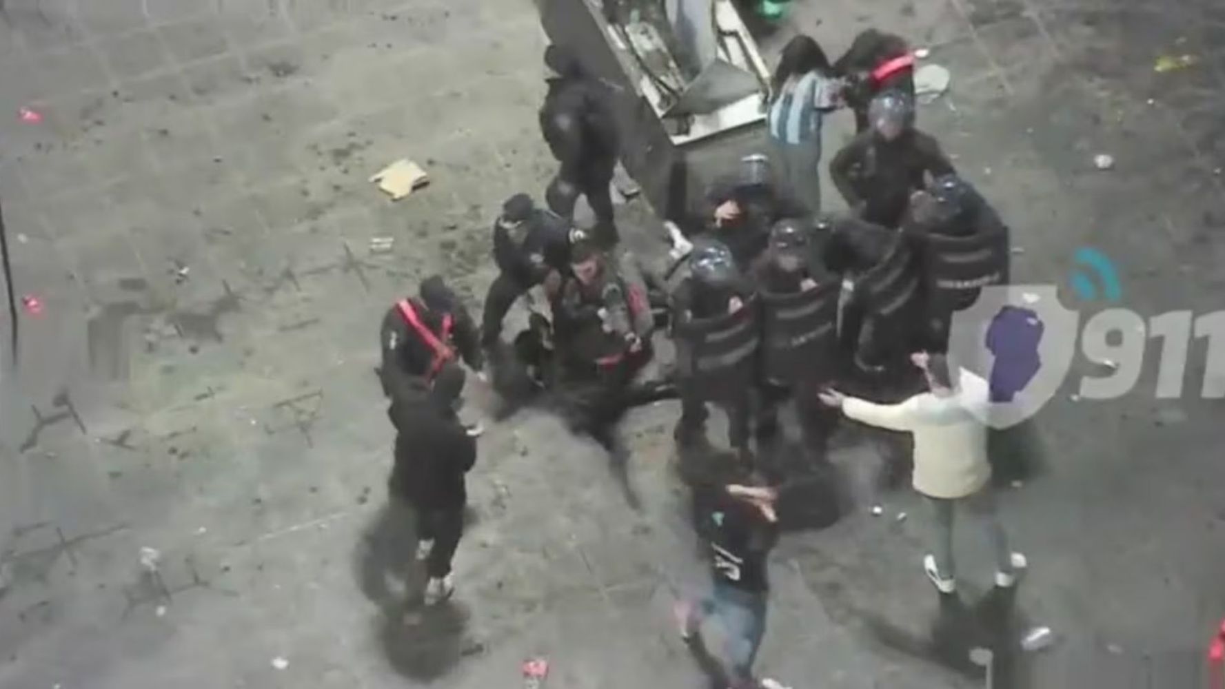 Disturbios en el Patio Olmos tras el triunfo de Argentina.