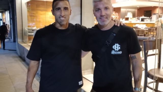 Julio Chiarini (der.) valoró el presente de Gimnasia de Jujuy y descartó la llegada de refuerzos si se mantiene la base actual. En la imagen, junto al DT Hernán Pellerano.