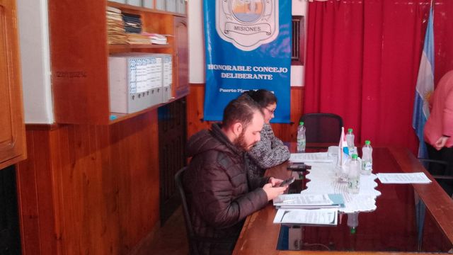 Puerto Piray declaró la emergencia hídrica y educativa tras ocho días sin agua en gran parte del municipio.