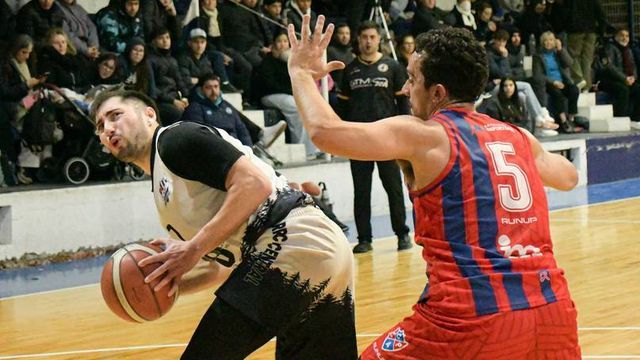 Pellegrini le ganó a Barracas y se clasificó a la final de la Liga de Bronce