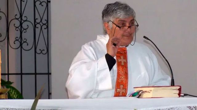 Julio César Aguirre, cura expulsado por el Vaticano por abuso sexual.