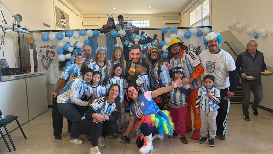 La Compañia de Payasos "Había una vez" de recorrida por los hospitales de Bahía Blanca