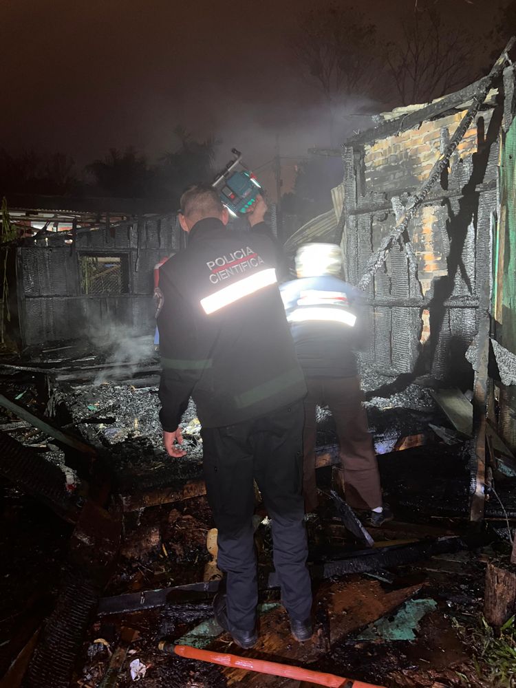 Hallaron sin vida a una mujer tras el incendio de su vivienda en 25 de Mayo.