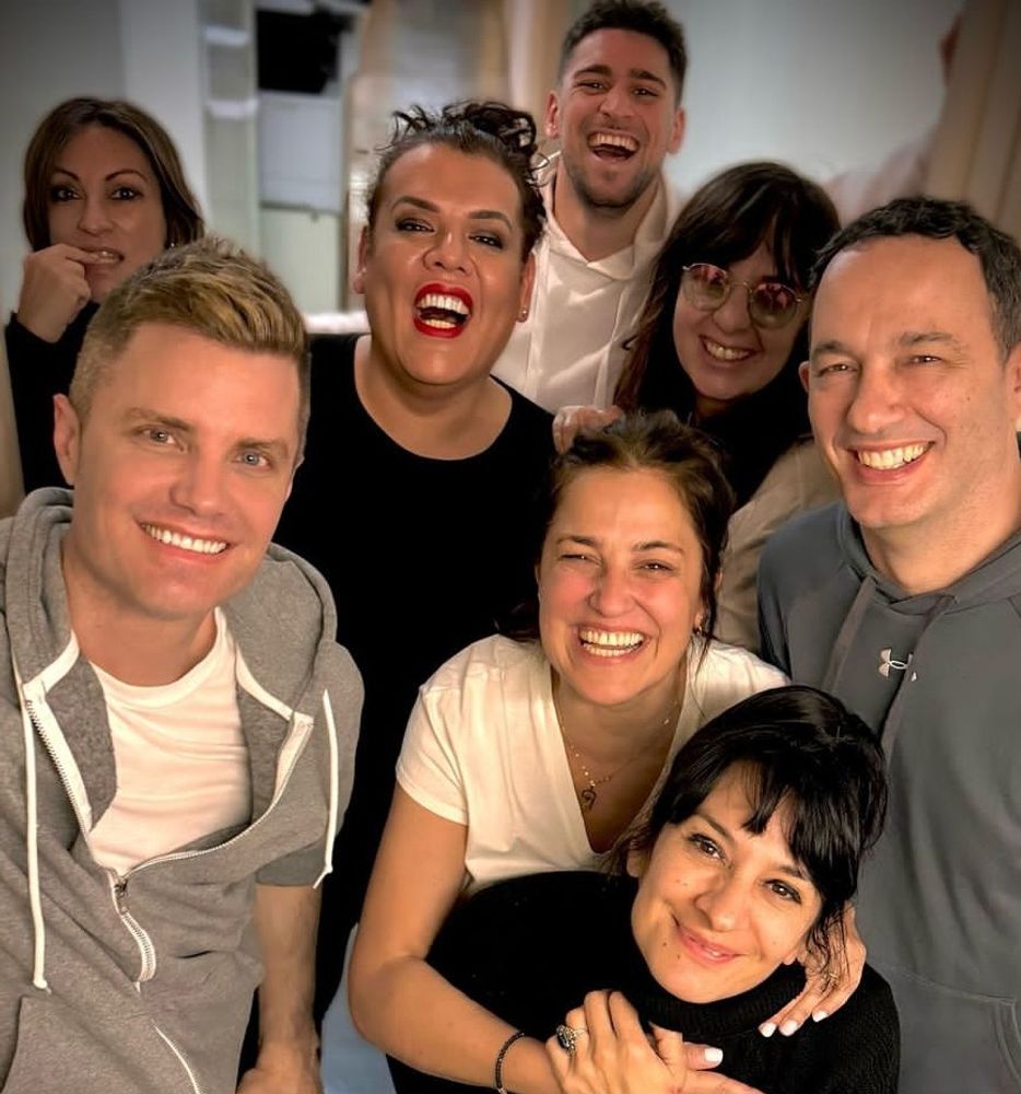 Marcela Tauro y sus compañeros de la radio