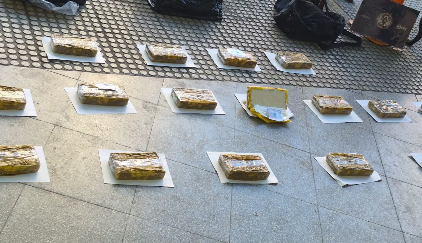 Operativo en la Terminal de Ómnibus de Córdoba.