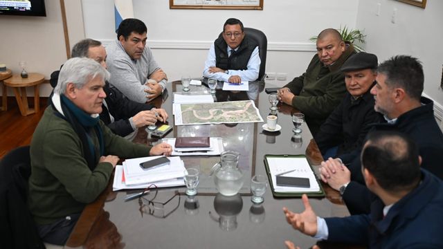Monteros encabezó la reunión que coordinó el avance de las tareas junto a Obras Públicas y la DPA.