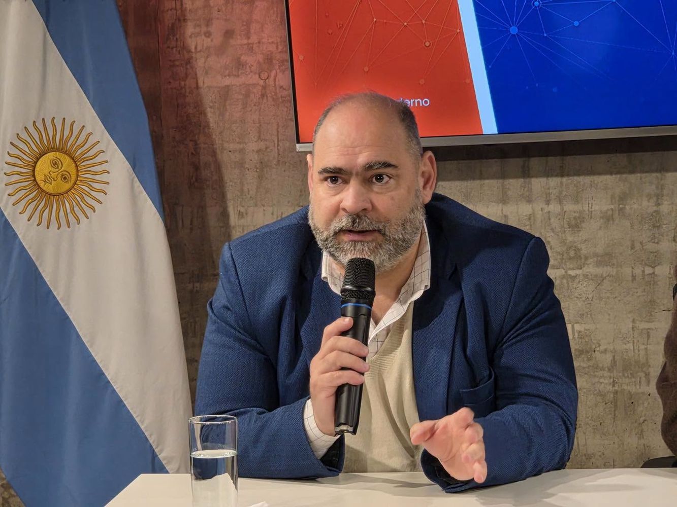 El secretario de Seguridad, a cargo del Ministerio, Carlos Ariel Gil Urquiola, resaltó que la preinscripción digital en el IUPS facilita el acceso de aspirantes de toda la provincia.