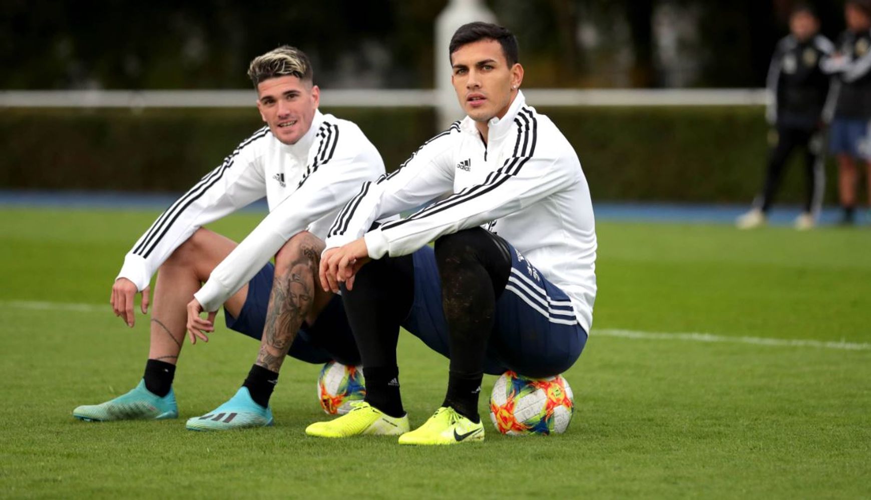 El origen de la emotiva historia detrás de la cábala de los caramelos de Rodrigo de Paul y Leandro Paredes
