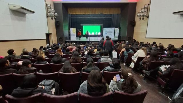 Cerca de 300 educadores participaron de la actividad basada en la Ley Nacional N.º 27.621.
