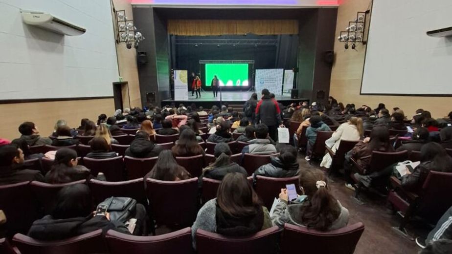 Capacitan a 300 docentes en educación ambiental y prevención del fuego