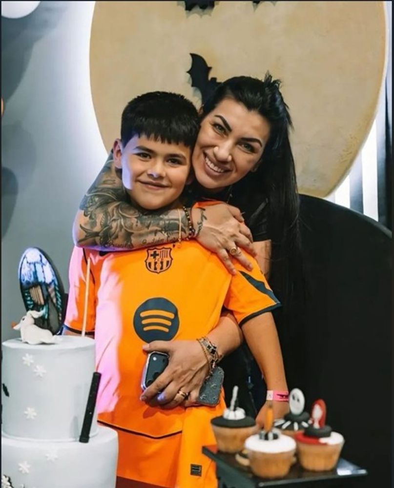 Bárbara Paredes y Giovanni, el hijo de Leandro