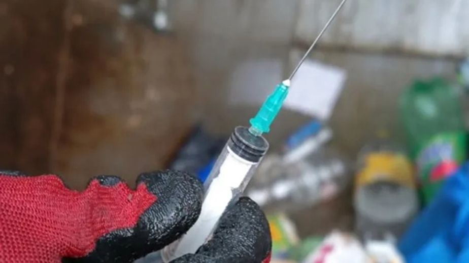 Alertan por el hallazgo de jeringas con agujas en contenedores de basura de Eldorado.