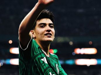 No se vio en la tele: un jugador de México cambió a su niño escolta porque era más alto que él