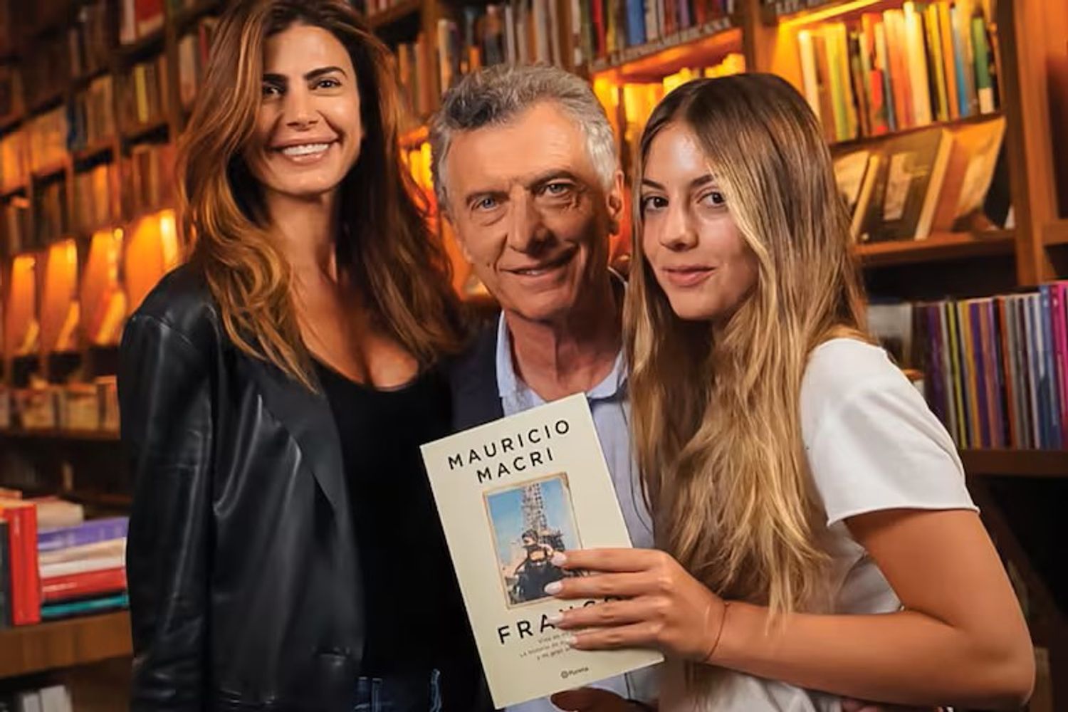 Antonia Macri y sus papás