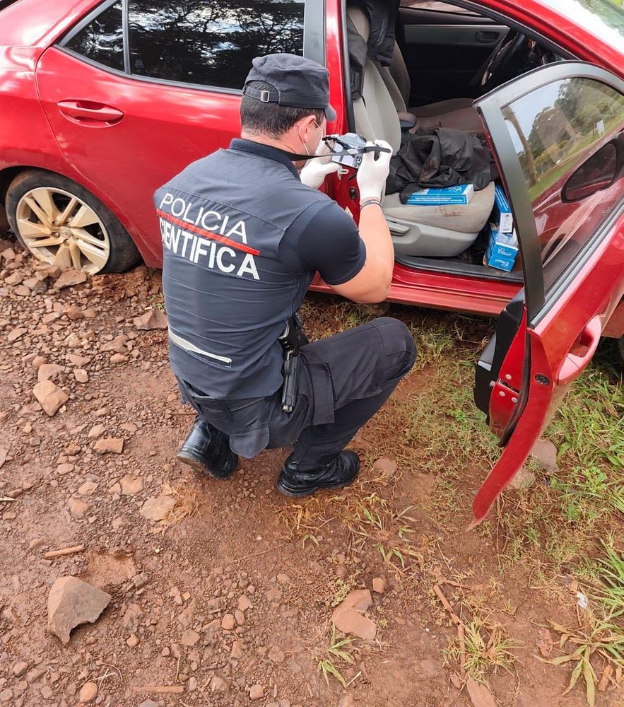 Eldorado: un conductor escapó de un control policial y abandonó un auto con cigarrillos de contrabando valuados en $34 millones.