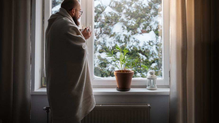 El truco viral para evitar que entre frío por las puertas y ventanas y mantener la casa más caliente