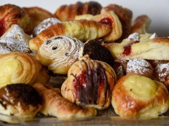 Cómo hacer facturas con tapas de empanadas: la receta express y económica para salvar la merienda