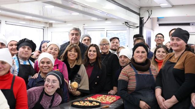 La ministra de Educación destacó el interés generado por el tráiler de formación en gastronomía en la localidad.