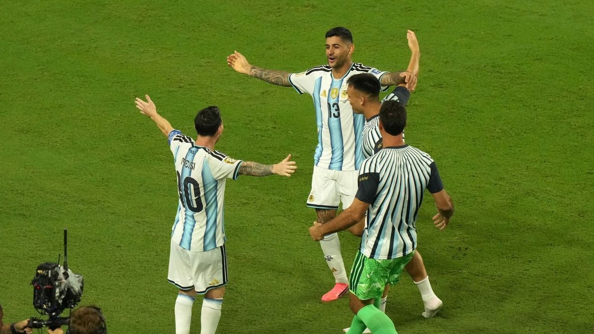 La Selección pasó el sofocón, por el Messi goleador y la fiereza del "Cuti" Romero y Lisandro Martínez
