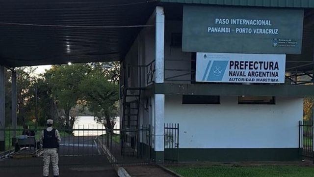 La crecida del río Uruguay mantiene cerrados tres pasos fronterizos entre Misiones y Brasil.