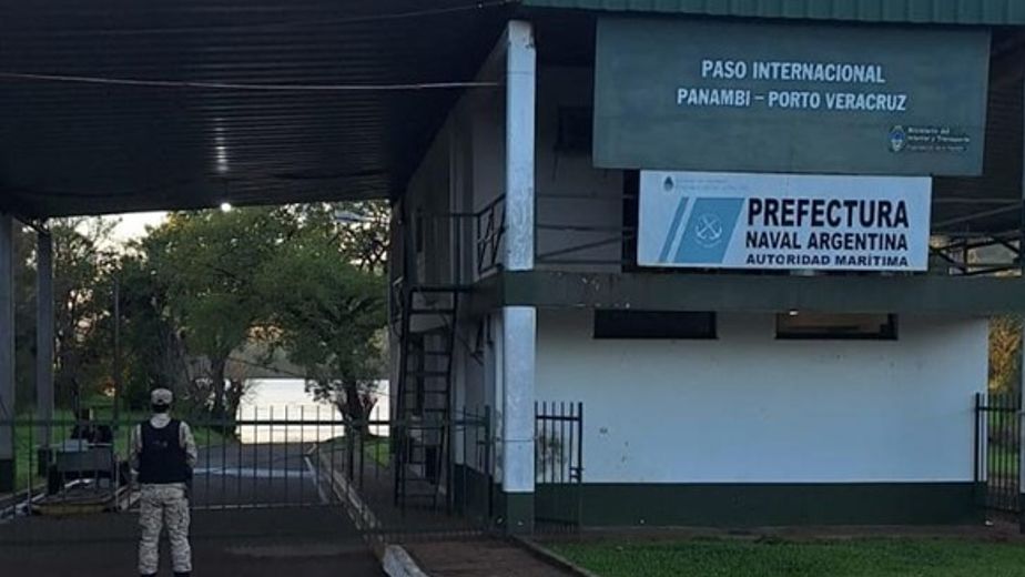 La crecida del río Uruguay mantiene cerrados tres pasos fronterizos entre Misiones y Brasil.