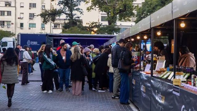 Feria gastronómica gratis: dónde comer los mejores churros y chocolate caliente este 9 de Julio