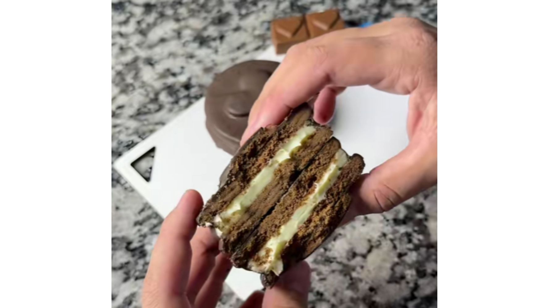 Así queda por dentro el alfajor.