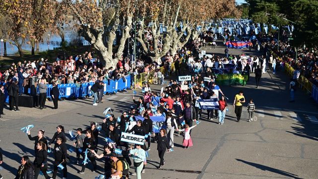 9 de julio. Desfile y cortes.