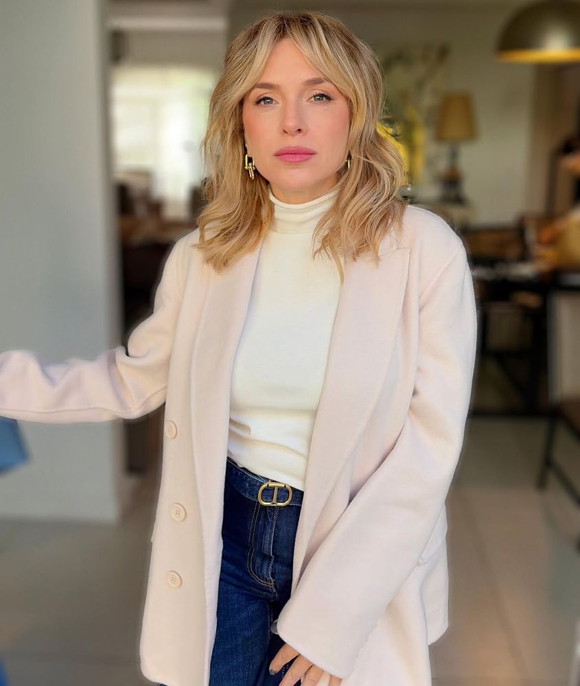Carla Peterson arrasó en Instagram con el abrigo viral de la temporada de invierno 2026