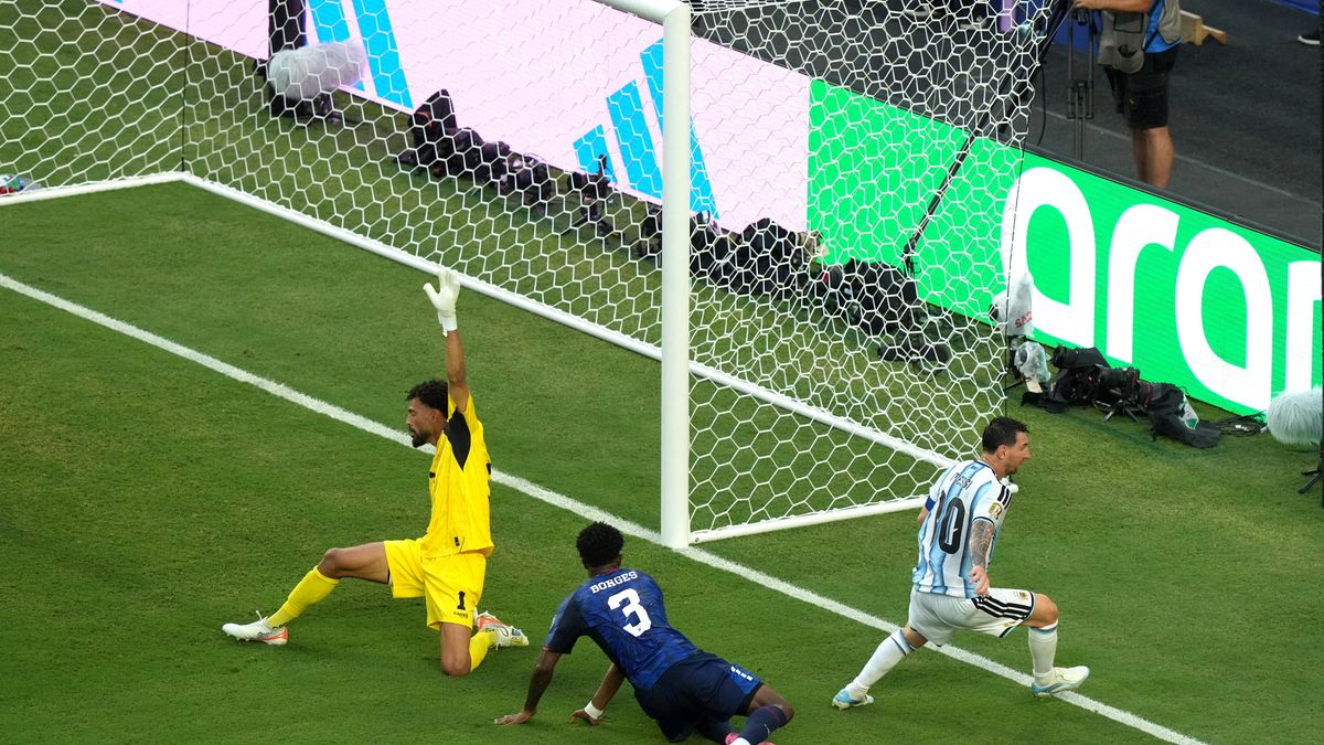 El Messi imparable rompió el cero en Argentina-Costa Verde y engorda sus récords