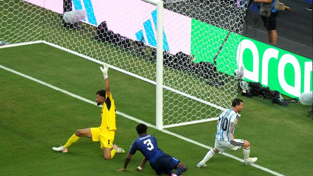 Golazo de Messi para el 1 a 0 ante Cabo Verde.