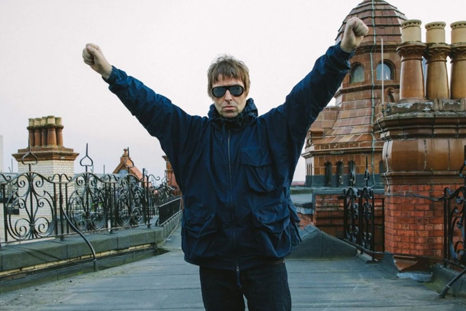 Escándalo con Liam Gallagher: se cruzó con un hincha argentino y se peleó con el cantante de Maná