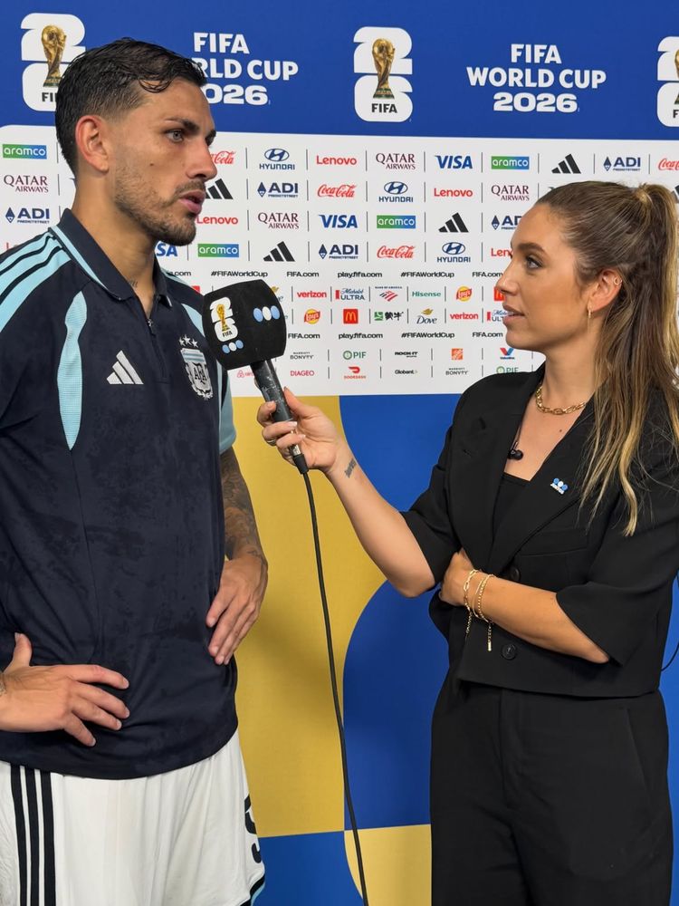 ¡Sorprendió a todos! El look de Sofi Martínez para entrevistar a Messi tras el pase a octavos del Mundial 2026