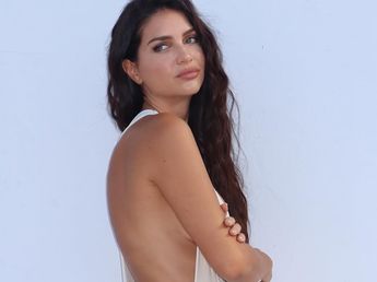 El auge del "sideboob" extremo: las claves del audaz vestido monocromático con el que Zaira Nara causó furor