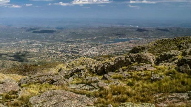Punilla ofrece paisajes serranos, pueblos turísticos y paseos ideales para disfrutar durante el fin de semana de invierno.