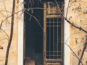 Entró a la casa de su vecino y encontró una estremecedora escena en Córdoba