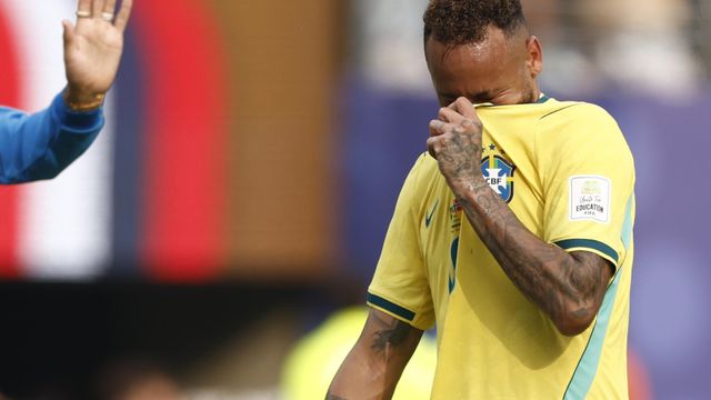 Neymar rompió en llanto por la eliminación de Brasil ante Noruega. 