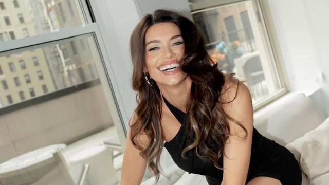 De la tribuna a la noche neoyorquina: el radical cambio de Eva de Dominici en pleno Mundial 2026
